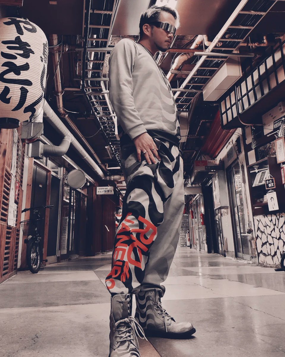 BailedeTokyo's tweet photo. "Quarta-feira de cinzas"
Dps do Carnaval,Onde vc tá?
Vamos zerar?! 

Whether or not you're still in a #Carnaval mode, Try this gear "Ash Wednesday (灰の水曜日)"
by @BailedeTokyo
https://t.co/RXWbv4AvxE

#BailedeTokyo #Newlook #NeoTokyo #RetroFuture #cyberpunk #AshWednesday https://t.co/rULqVFC98D