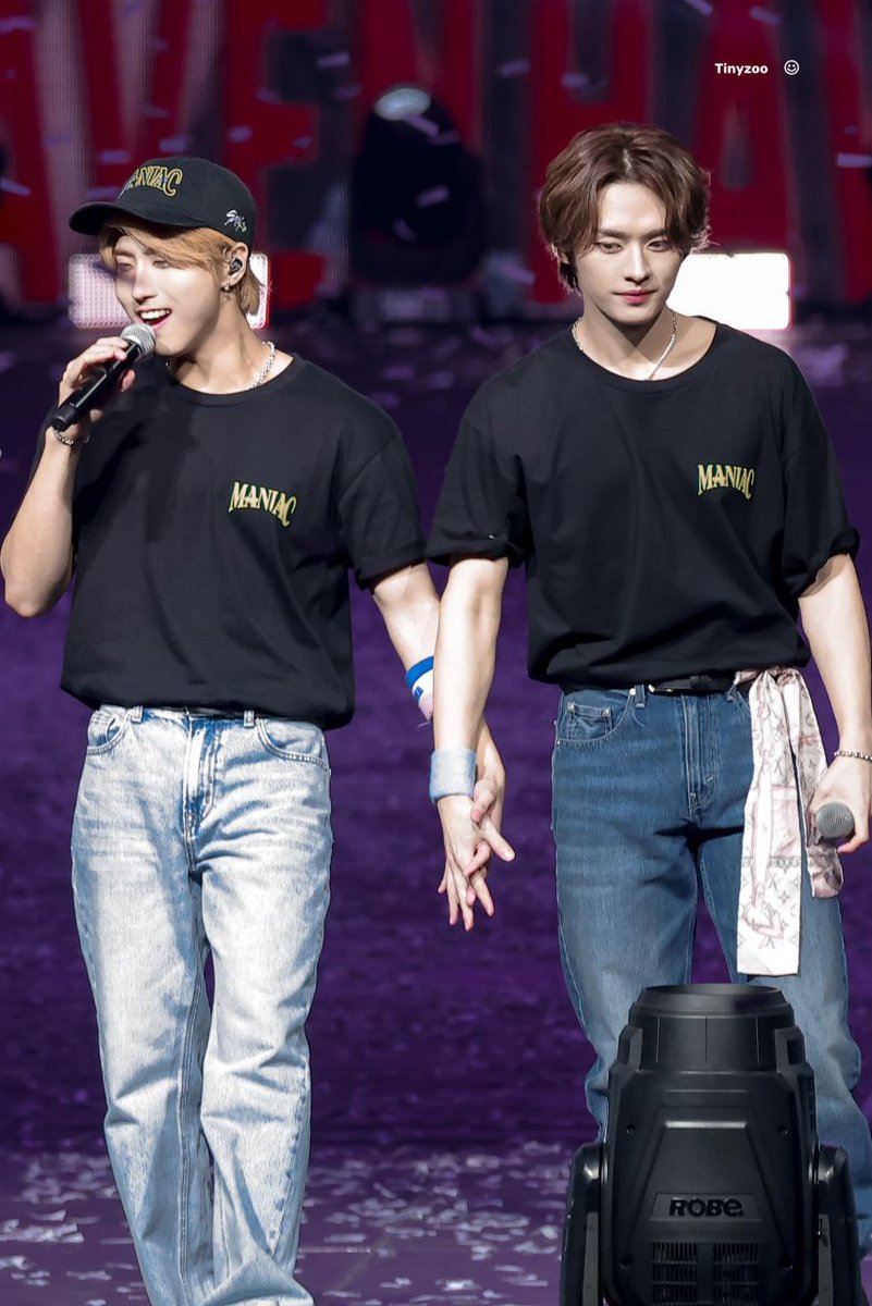 1chebupel's tweet photo. вы не понимаете,у них просто магнитики на ручках
.
.
#минсоны #minsung https://t.co/ib7tIjTj3J