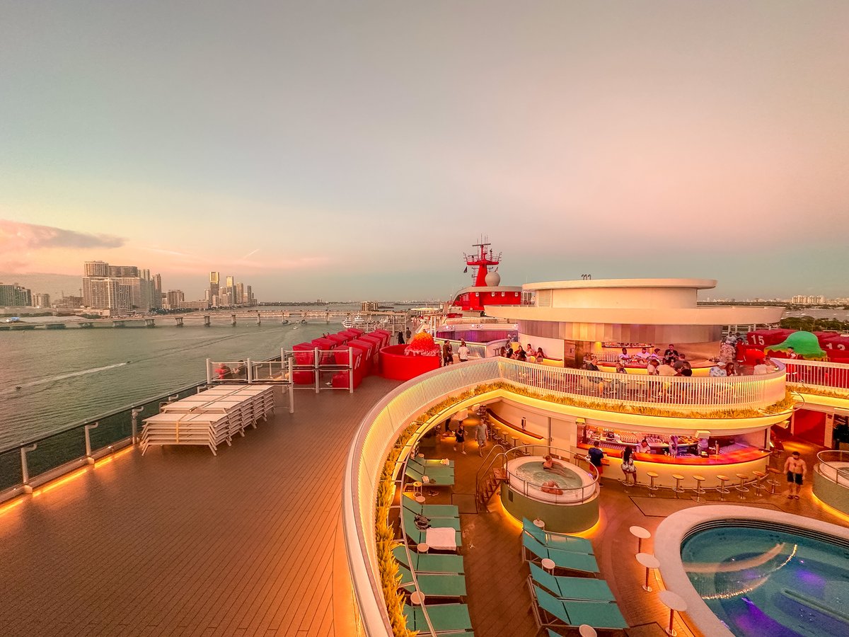 Cruise_118's tweet photo. This was my fourth cruise with @virginvoyages and I was really excited to experience #ValiantLady sailing from sunny Florida. On this trip, we travelled from Miami to Key West and Virgin’s private destination on Bimini Island in the Bahamas – a perfect getaway!

@sparkx https://t.co/46DGZPJvcp