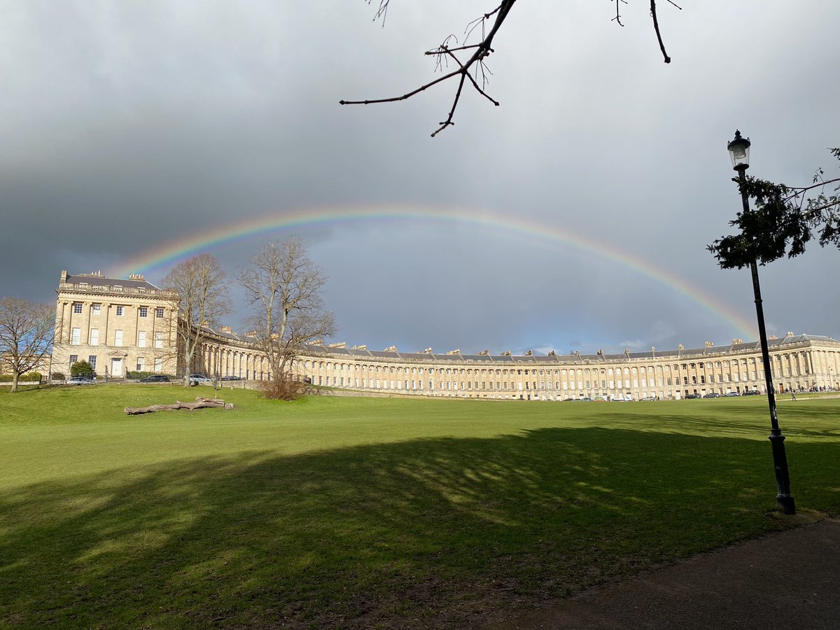 A wonderful rainbow right over The Royal Crescent in Bath this afternoon! 🤍