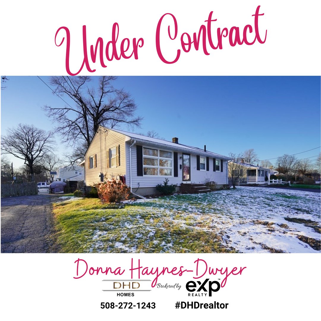 I am pleased to announce that this classic ranch-style home in #NorthAttleboro, MA is UNDER CONTRACT! 👏🏘️
#undercontract #salepending #MArealestate #NorthAttleboroMA #Massachusettsrealestate  #MArealestate #realtor #DonnaHaynesDwyer #DHDrealtor #realestate #EXPrealty #DHDhomes