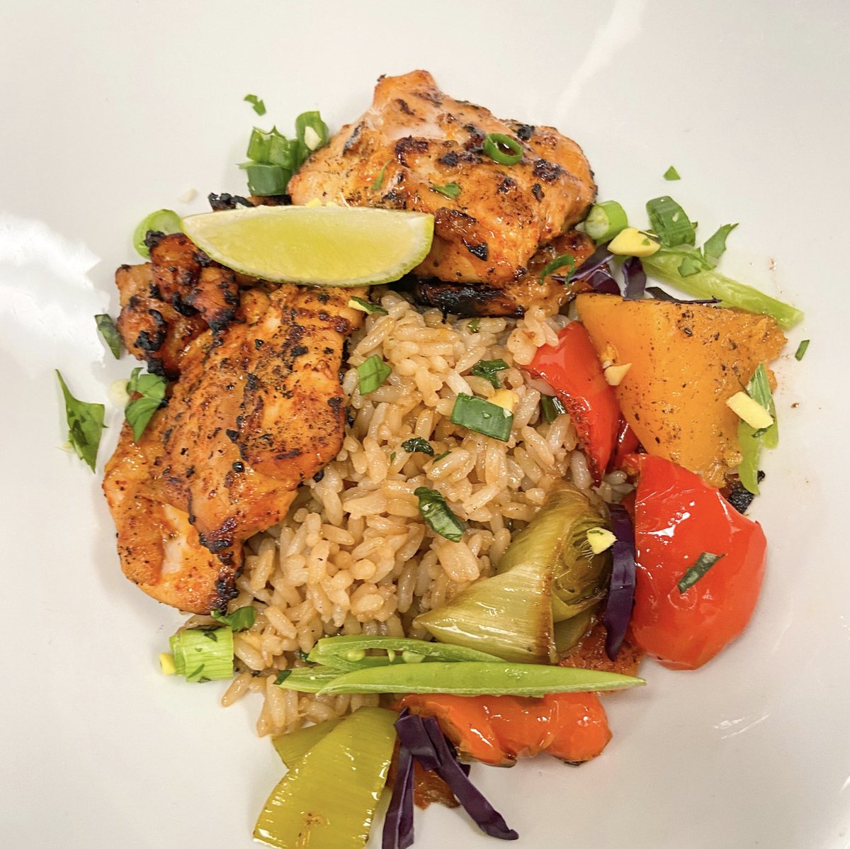 ACRestaurantInt's tweet image. Enjoy the Winter Menu while you still can!  
You don't want to miss these savoury chicken thighs with spicy-sweet Gochujang Barbeque Sauce!
For reservations: bit.ly/3JZpJGz
#restaurantinternational #koreanchicken #ottawawinterfood #ottawarestaurants #ACStudents