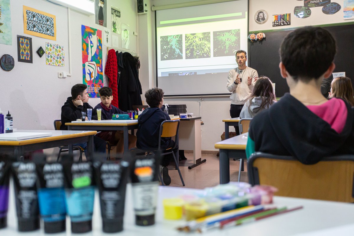 ColegioBalder's tweet photo. 😍Gracias al artista @vicentemarzal por impartir tan fantástico taller y a todos que trabajáis día a día por visibilizar la diversidad de todas las personas💪 #DiaImplanteCoclear #díadelimplantecoclear #enlenguadesignos @federacionaice @rtve
@LourdesAtrio https://t.co/V7TFWFHtpB