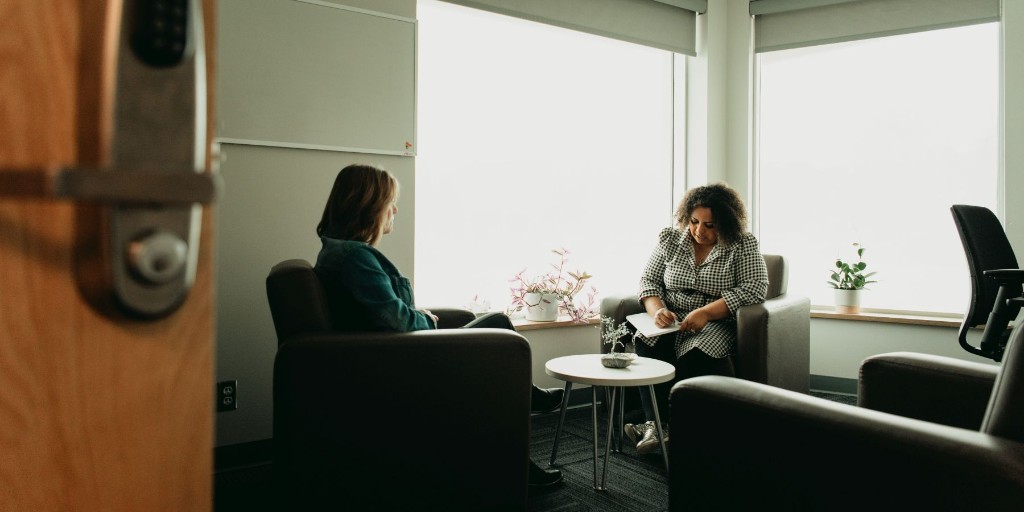 UNBCCS's tweet photo. We are pleased to offer 2 new virtual courses for clinicians working with patients diagnosed with bipolar disorder. Understanding Bipolar Disorder is offered May 9. DBT Informed Treatment of Bipolar Disorder follows May 11. #ContinuingStudies #DBT #Online https://t.co/50hVxqgxII https://t.co/PRGy9HpMG5