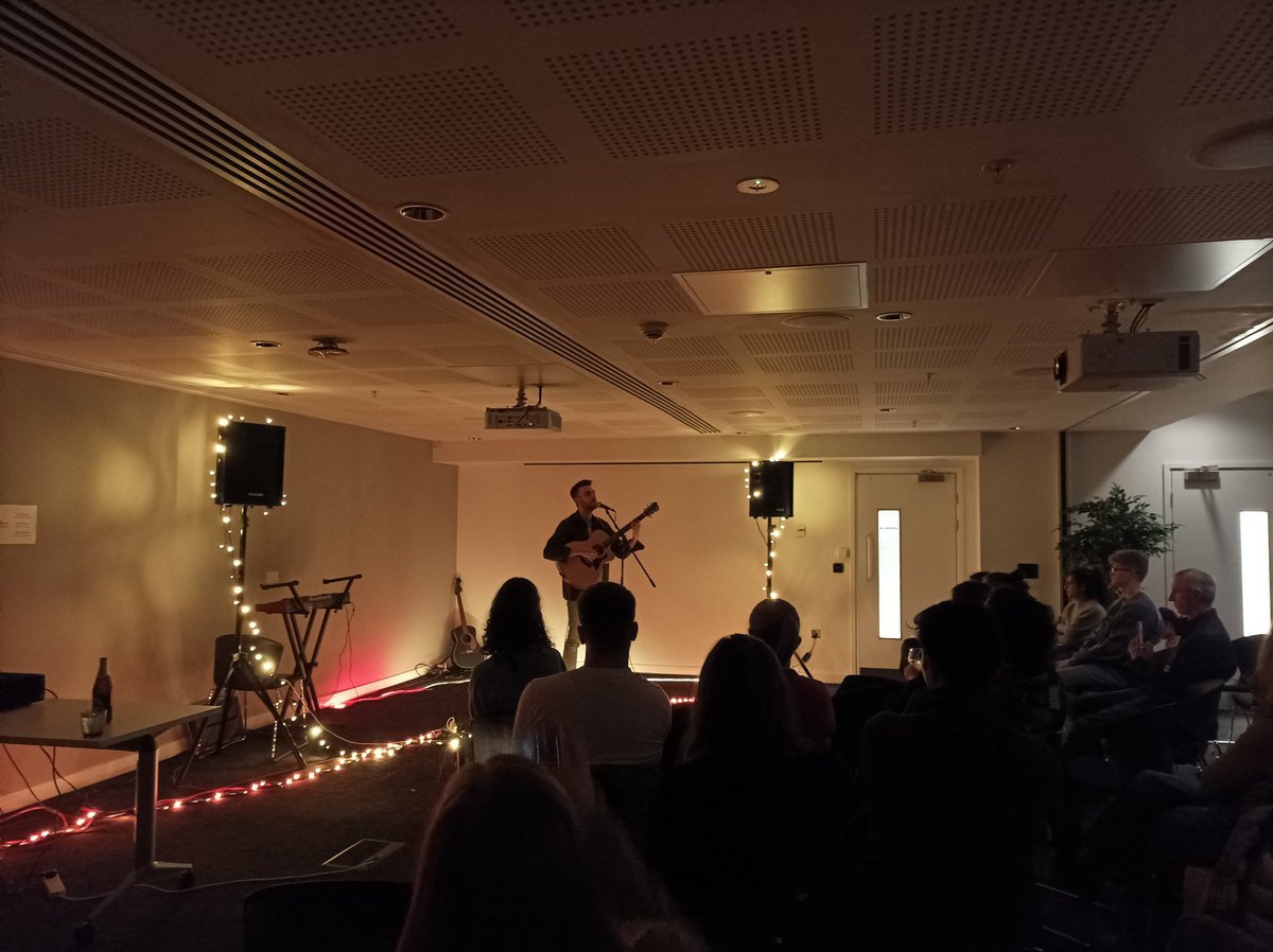 We had another wonderful Sofar evening last night at @innsideuk who let us run free with their space and who we couldn't thank enough! @Iris_Brickfield, @HunsleyMat & @MorningTourist filled it with their beautiful songs!