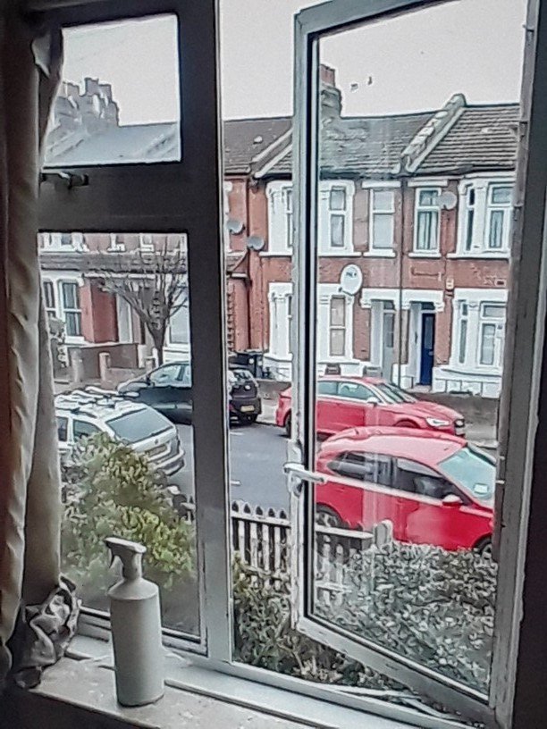 GurjitR1's tweet photo. @LamptonServices Great work by the glazing team, keeping our residents safe in their homes. Swiftly repaired #customerfirst @SLamptonservice @R0BLampton https://t.co/DVCPz3we1u