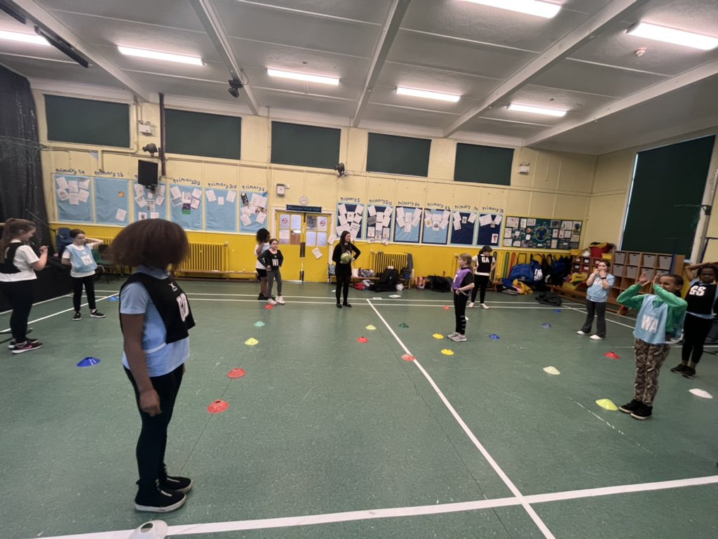 NLASC_Lauren's tweet photo. #PARTICIPATION 

Huge thank you to @Caitlinm2606 from @TaylorHS1982 for delivering netball each week for the pupils at @olsfprimary 😁
The girls are absoloutly loving it and training is well underway for the tournament 🏐🤩

@NLActiveSchools @BrownieMaxwell @NetballScotland https://t.co/hx6lt8ew5t