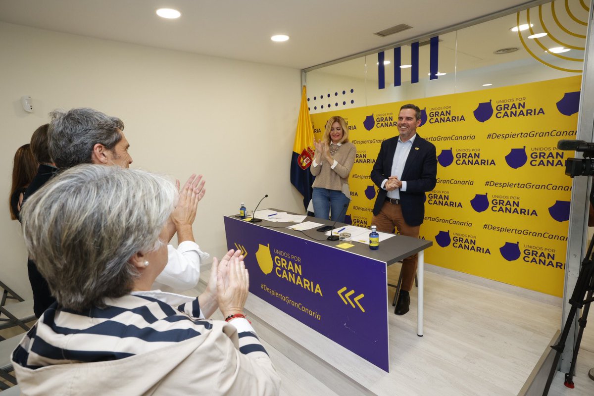 Esta tarde, el Comité Electoral ha propuesto la candidatura de Lucas Bravo de Laguna Cabrera (<a href="/lucasbravode/">Lucas Bravo de Laguna</a>) al Parlamento de Canarias.
El Candidato ha recibido el apoyo unánime del partido a través de sus órganos de Gobierno para encabezar la lista al Parlamento de Canarias 🙌.