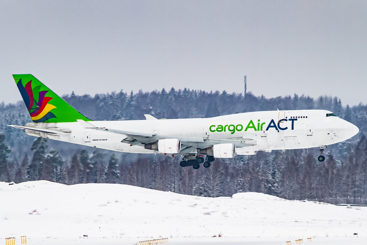 HelsinkiSpotter's tweet photo. TC-ACG landing on runway 04L at Helsinki operating for Turkish Cargo 🇹🇷
#planespotting #aviation #AvGeek #airplane #airplane_pics #plane #aircraft #boeing747 #helspotting #airact #helspotting #queenoftheskies #b744 #boeinglovers #b744f #boeing #aviationdaily #planespotter #b747 https://t.co/a1HEysfuqr