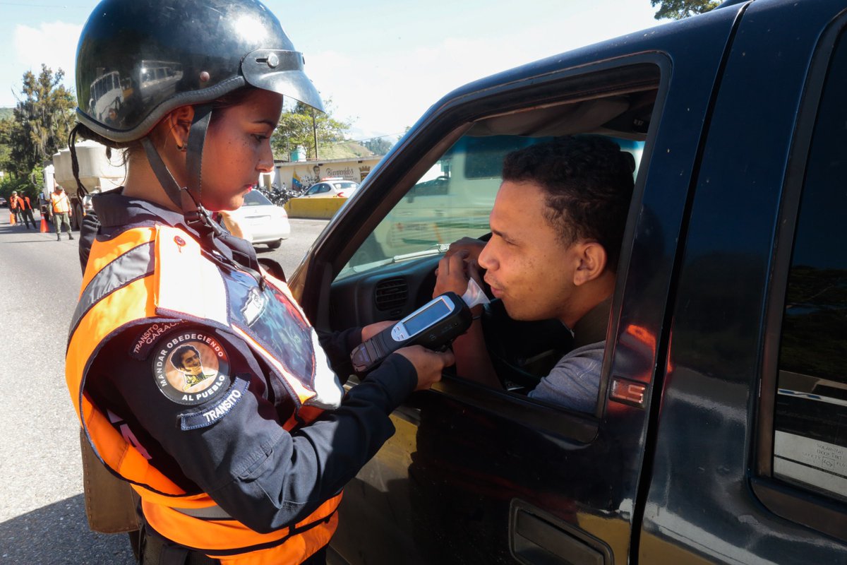 mippci_ven's tweet photo. #EnFotos📸:Autoridades del Gobierno Bolivariano ofrecen el balance de resultados del dispositivo #CarnavalesFelicesySeguros2023 desde el Parque Simón Bolívar en La Carlota.

#RetornoFeliz https://t.co/m8JMKfgJ78