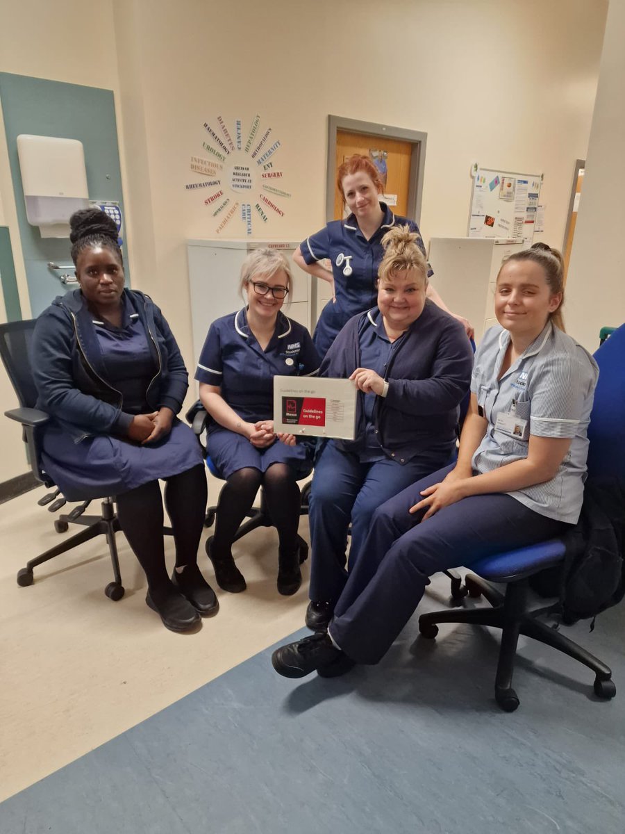 SIMTHEHILL1's tweet photo. 270 staff now updated in anaphylaxis, do you know where your adrenaline is? have you got the iResus app? Today we had a lovely reception in Stockport eye centre, the research team, radiology, women’s unit and more ! https://t.co/Opv5RPdCpr