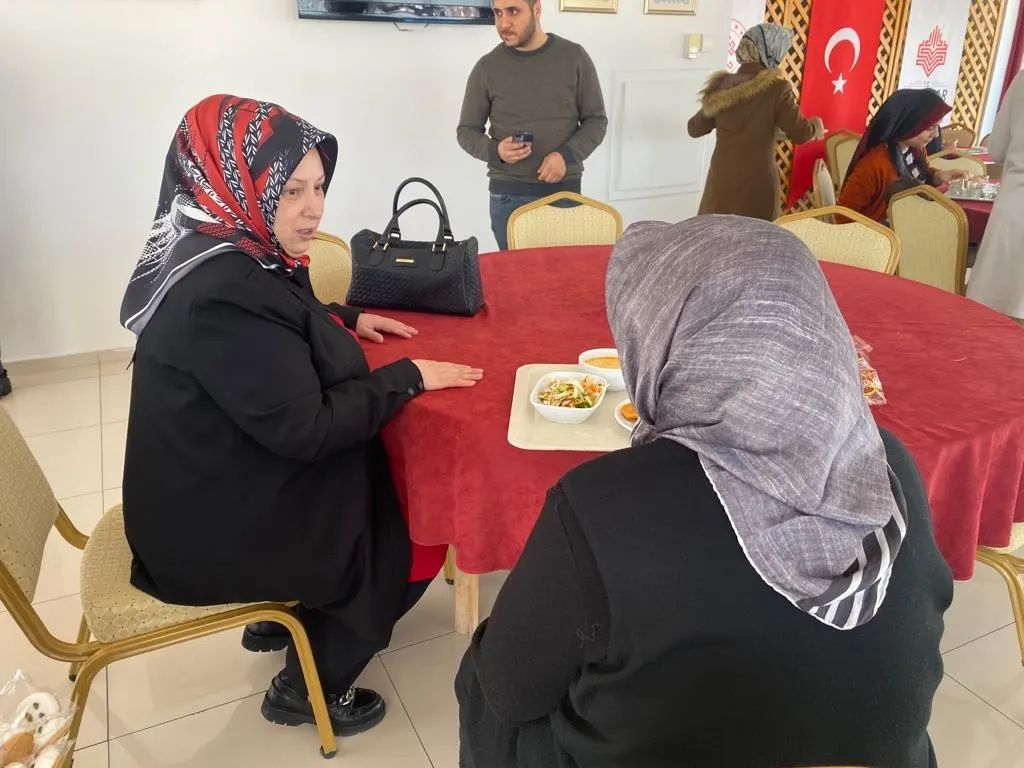 66. Hükümet Aile,Çalışma ve Sosyal Hizmetler Bakanımız Sayın Zehra Zümrüt Selçuk ile birlikte Vakıflar Genel Müdürlüğü Misafirhanesi'ndeki depremzede vatandaşlarımızı ziyaret ederek yaşadıkları acılara ortak olmaya çalıştık.
<a href="/ZehraZumrutS/">Zehra Zümrüt Selçuk</a>
<a href="/kademorgtr/">KADEM</a> 
<a href="/SalihaOkurGmr/">Saliha Okur Gümrükçüoğlu</a>
<a href="/asiyeeguness/">Asiye Güneş</a>