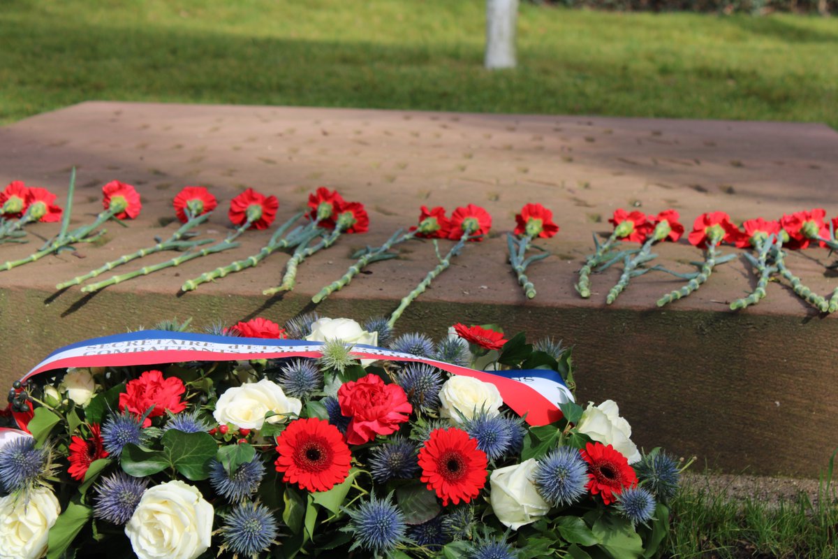 #Hommage 🇫🇷 Le sous-préfet a présidé la cérémonie en mémoire aux membres du groupe #Manouchian,  fusillés au #MontValérien le 21 février 1944
👉Parmi eux, Szalma Grzywacz, dernier à avoir été reconnu "Mort pour la France" ce 18 février par la secrétaire d'Etat <a href="/MIRALLESMP/">Patricia Miralles</a>