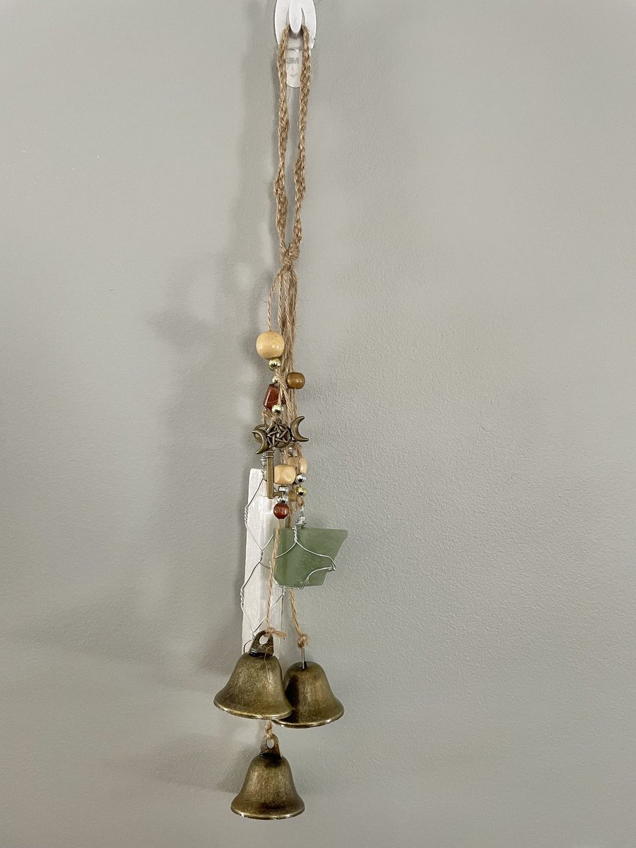 FullmoonMaster1's tweet photo. Witch’s bells now in my Etsy shop. All are made and cleansed by me. https://t.co/egb5cptflN. https://t.co/Szd5oBMvZ6