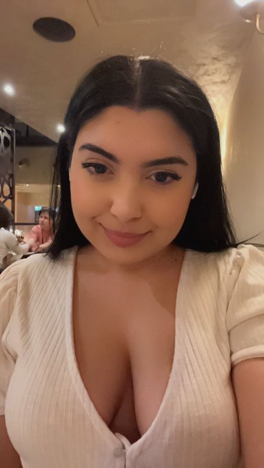 Sunt recunoscatoare pt atata iubire din partea voastra. Sunteti minunati ❤️ https://t.co/6qgSlsTcWg