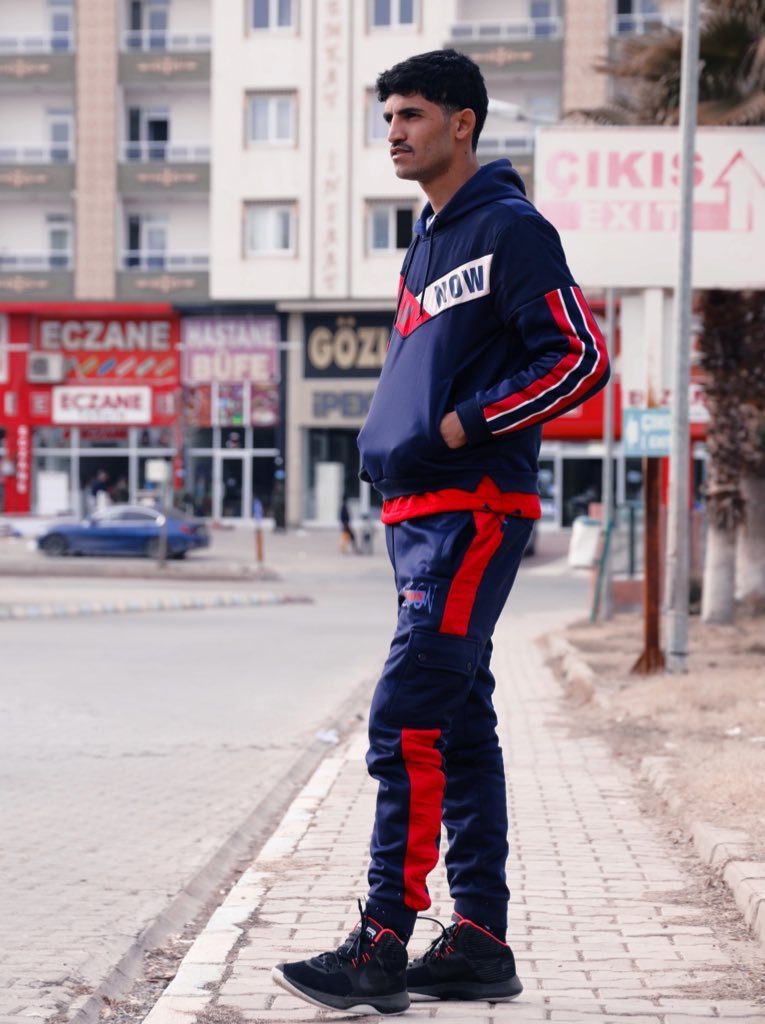 "لِكُلِّ اِمرِئٍ مِن دَهرِهِ ما تَعَوَّدا" 🇹🇷