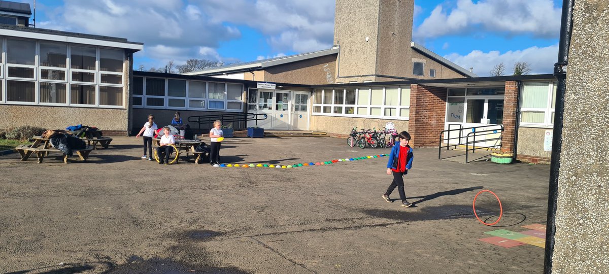 mrsmitchell_l's tweet photo. We took advantage of the sunny weather and took the hula hoops & cones out 😃 We practised moving them in different ways, even making some come back to us like boomerangs 🪃 #bantActive #bantCreativity https://t.co/8riygWaUFm