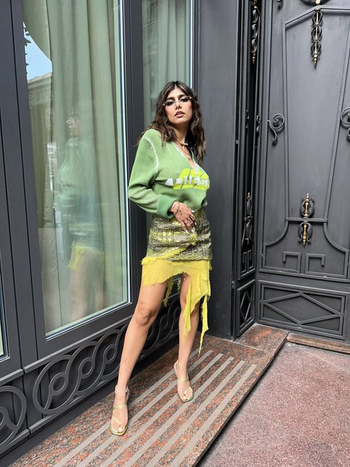 Watch Mia K.'s leaked NSFW photo on TwXstars