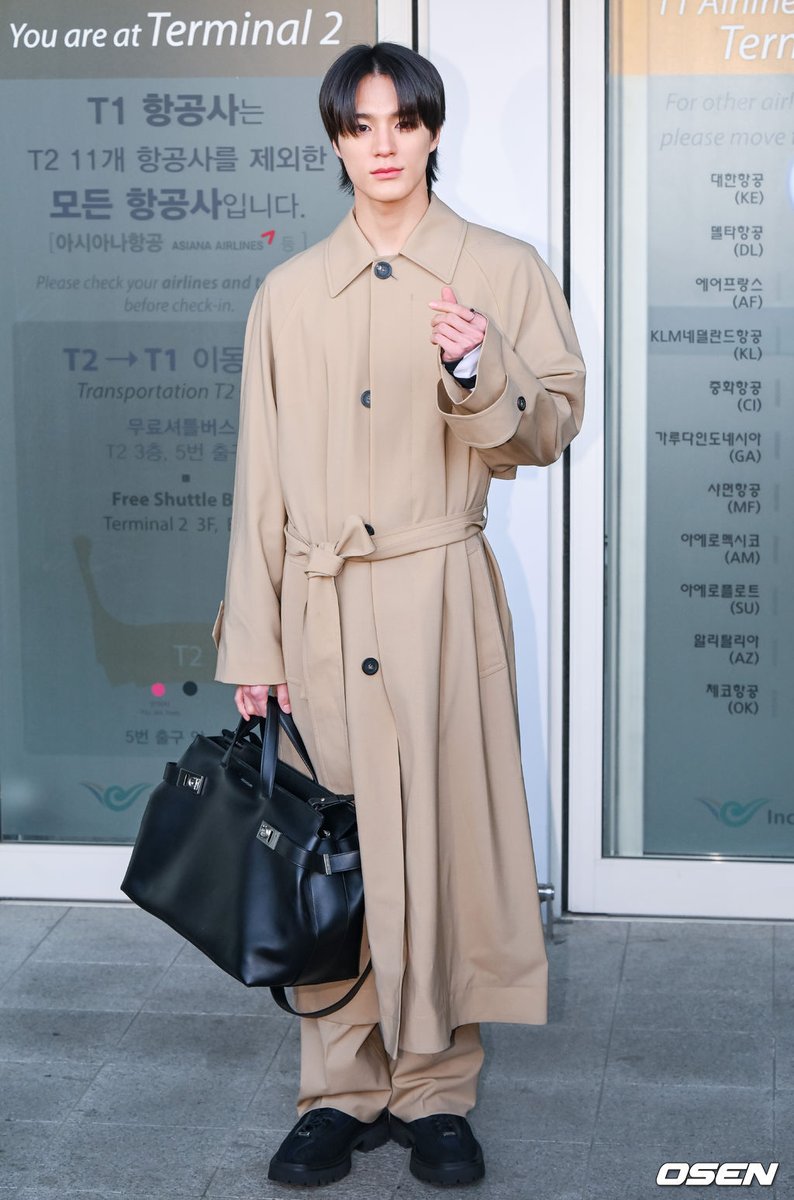 NCTDREAMCENTER's tweet photo. 230223 PRESS: NCT DREAM #JENO at Incheon Airport heading to Milan, Italy for Ferragamo FW23 Milan Fashion Week Show

#JENOatMFW
#NCTDREAM @NCTsmtown_DREAM https://t.co/yPmajfW3Cs