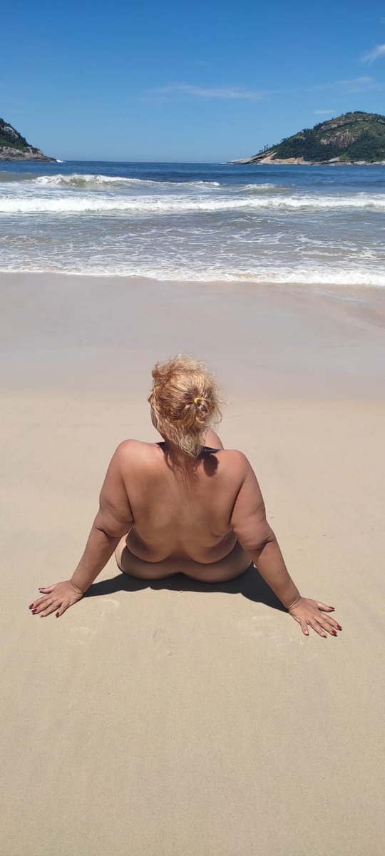 CasalzinKarioka's tweet photo. Praia de abricó tava top https://t.co/O7IgfAFWuS
