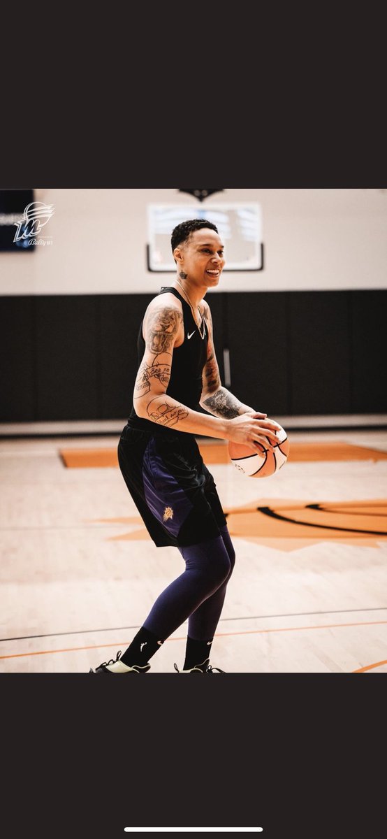 Otisburner's tweet photo. I stg I thought this was  Kyle kuzma https://t.co/0ClmbjBgal