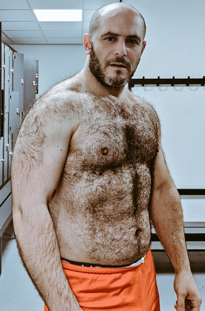 gezbearuk's tweet photo. Some new #gaybear shots fresh today. Not going too bad I recon #musclebear #musclebears #musclebearlove #gaybears #gaybearcub #gaybearlover #gaybeared #gaybearfactory #gaybearsofinstagram #gaybearsandcubs #gaybearman https://t.co/2HE5XLxjka