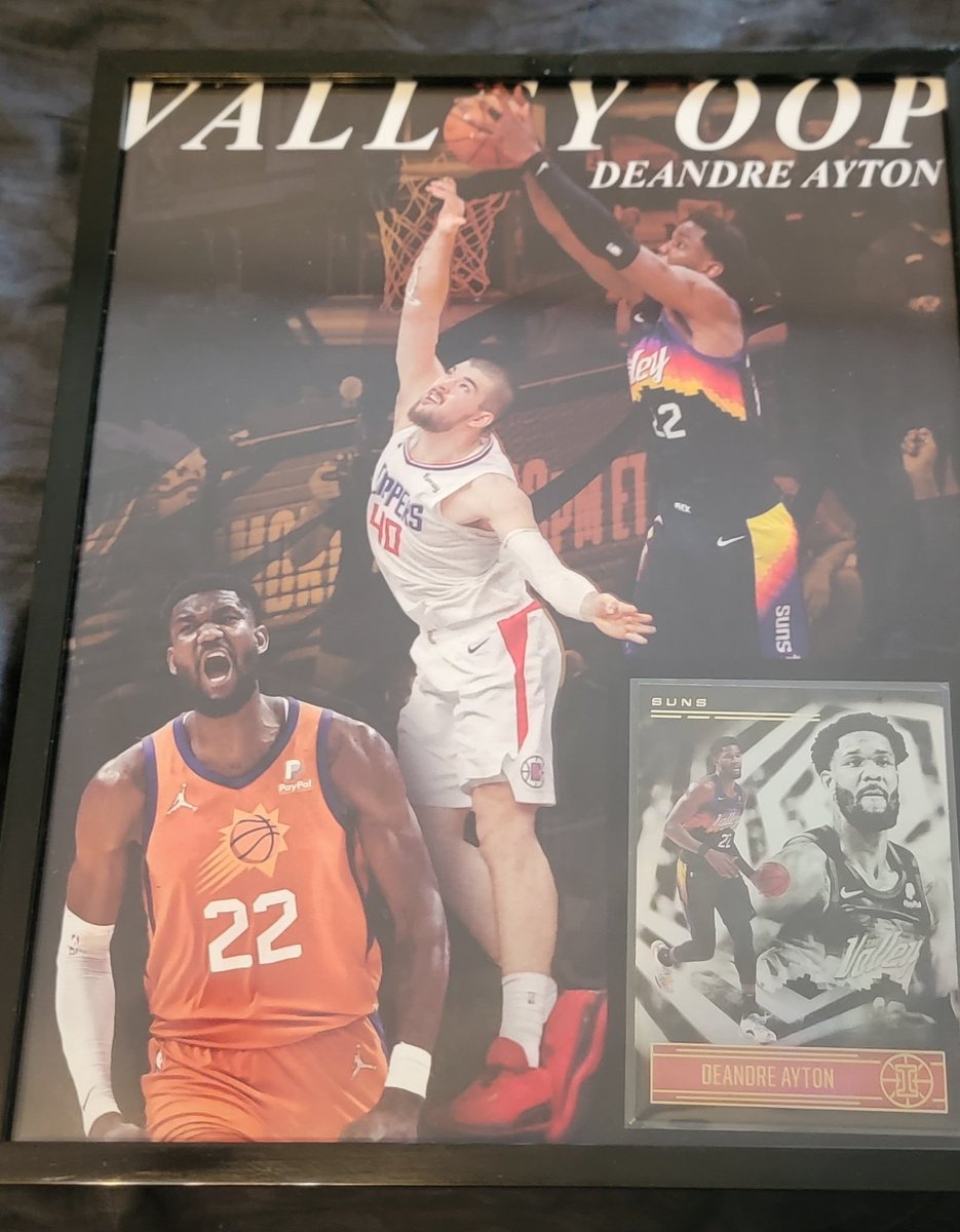 Joseballer5's tweet photo. Thanks @AaryanS19 @SpotlightSPRTS
Love the frame and the card! #valleyoop #suns #sunsvsclippers #deandreayton https://t.co/wBdnXOVfb5