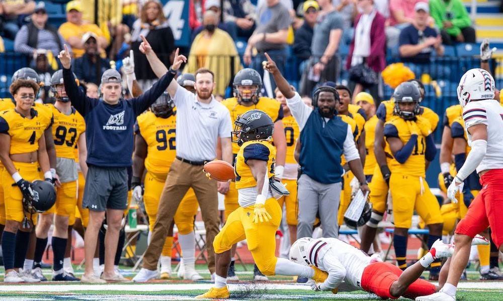 Jawin_B13's tweet photo. Blessed to be able to continue my academic and athletic career at Merrimack University thank you @CoachDanCurran for believing in me. Thank you to @joemento and the #chickenparmfamily for your support and making my dreams a reality. @hendrickenfb https://t.co/IJRaHZuIzv