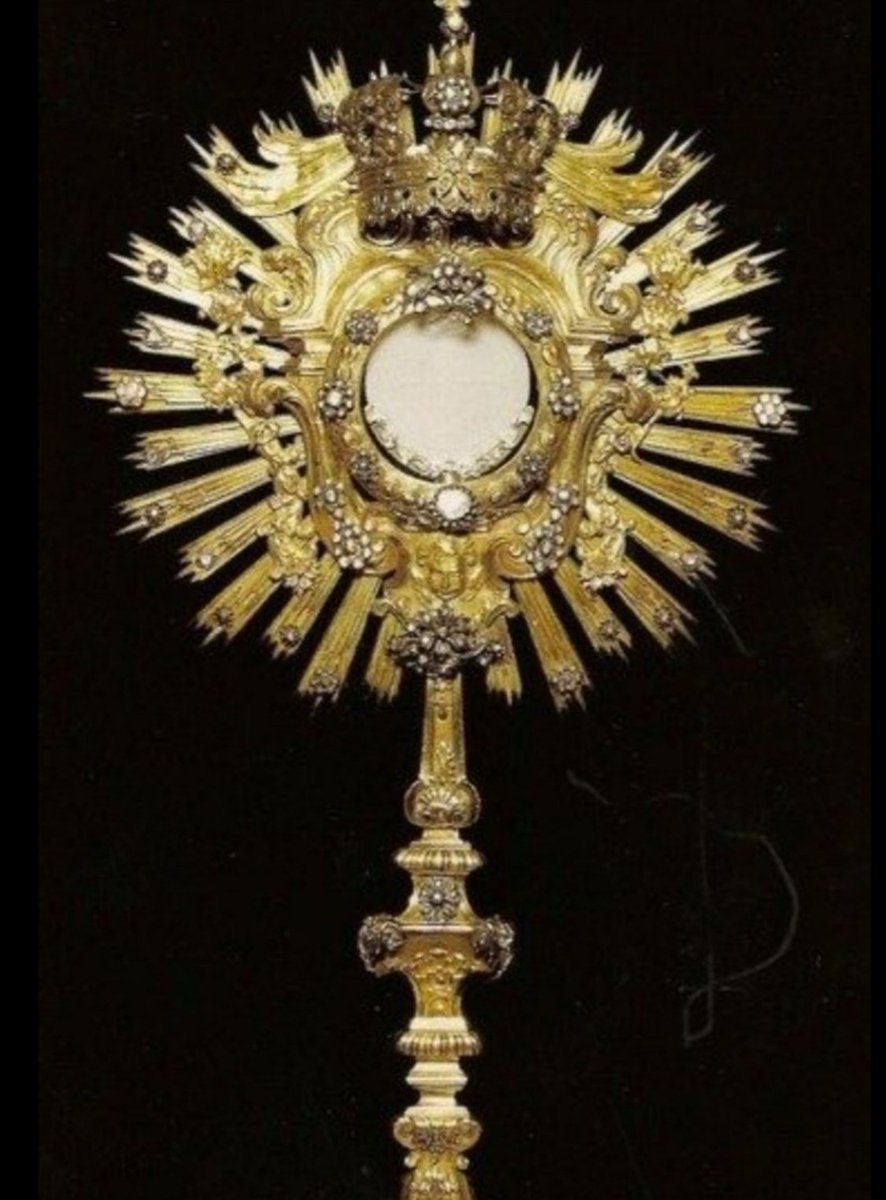 CarolBV7's tweet photo. Viva Jesús Eucaristía Amor Infinito https://t.co/ffqUAO1als