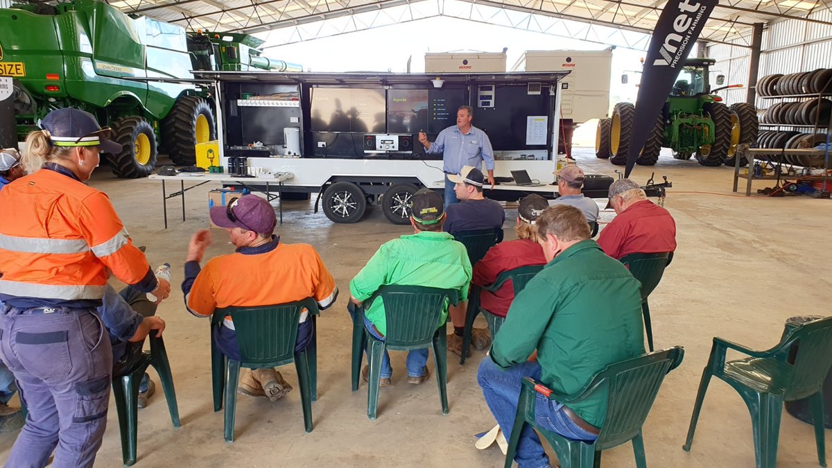 LQSystems's tweet photo. That's a wrap. 3 incredible days up Nth in central QLD. Great workshops & people!
Well done @RDOequipmentAU for organising🙌
#IncitecPivotFertilisers #Orica #GlobalRotoMoulding #VnetPrecisionAg #LiquidSystems #liquidinject #liquidsinfurrow #rightrates #targetinputs #variablerate https://t.co/Nz87sE369z