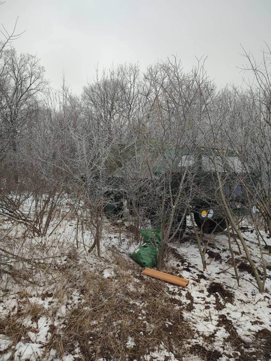 Ukrainian HIMARS and M777 decoys in the east