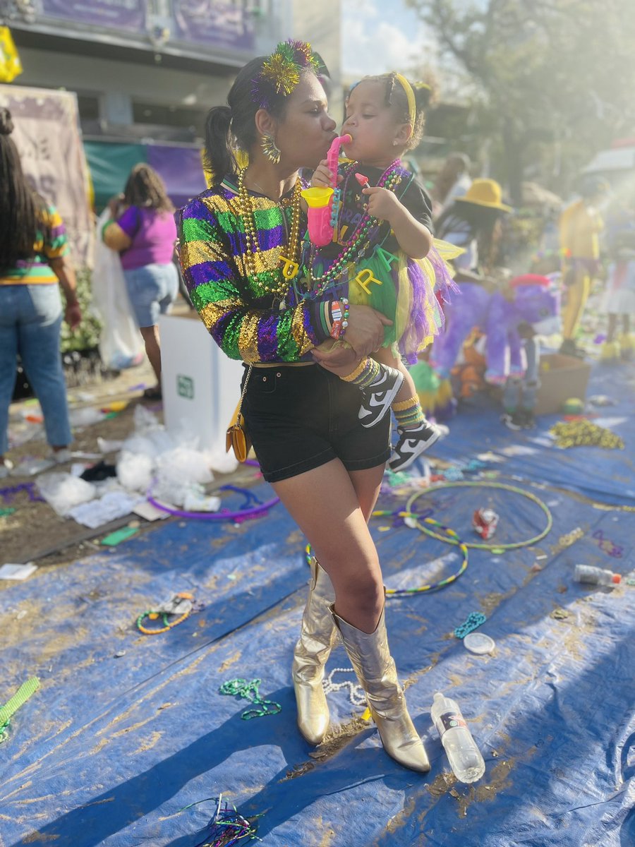 CHELS_Dope's tweet photo. Mardi Gras 2k23💜💛💚 Me and Tatum was outside!! #Letthegoodtimesroll #MardiGras #FatTuesday https://t.co/H4R11Nctj7