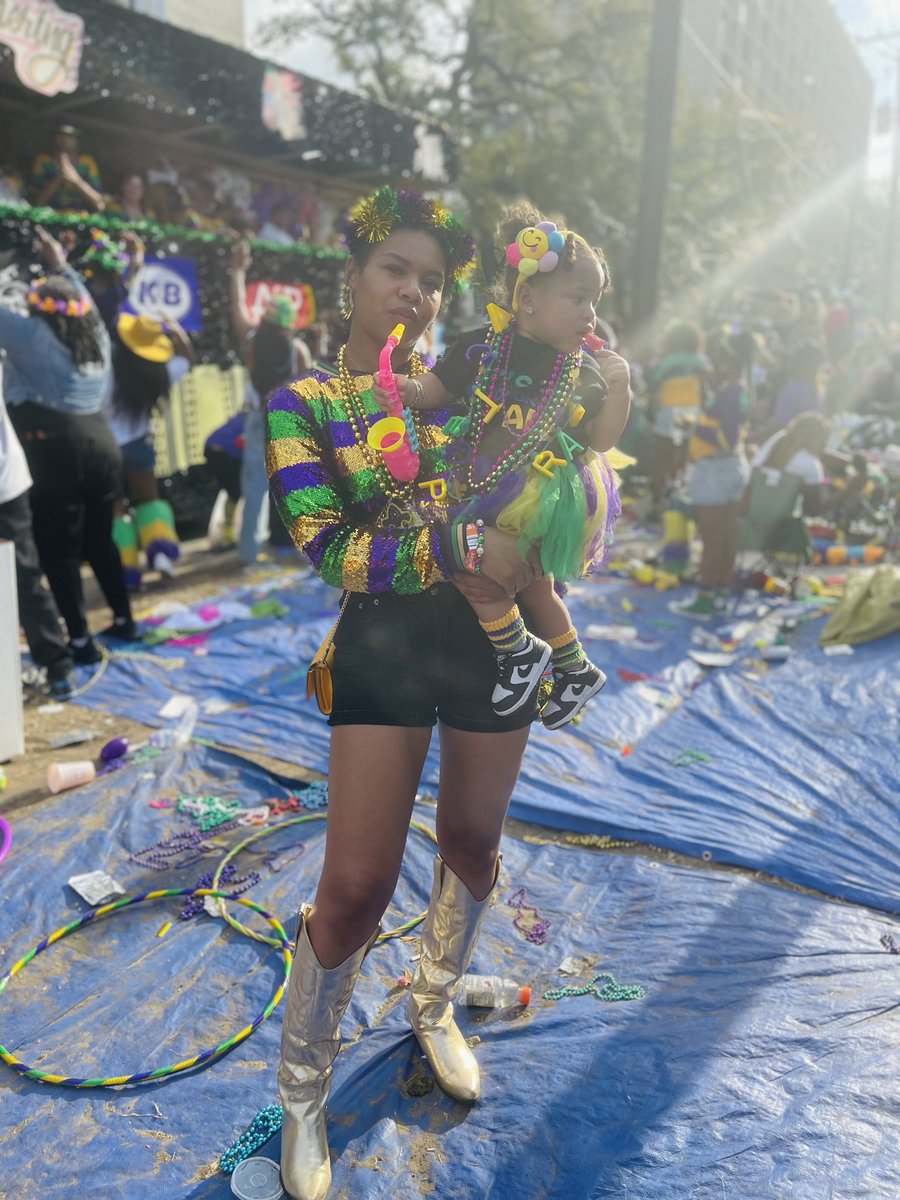 CHELS_Dope's tweet photo. Mardi Gras 2k23💜💛💚 Me and Tatum was outside!! #Letthegoodtimesroll #MardiGras #FatTuesday https://t.co/H4R11Nctj7