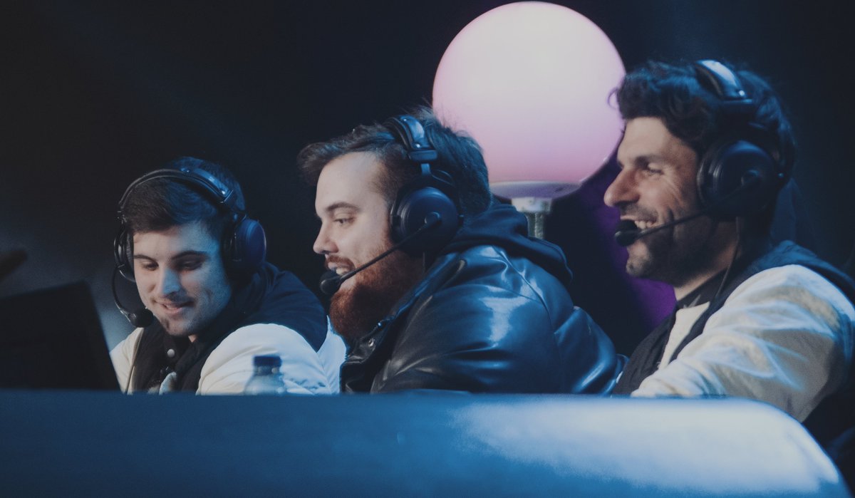Hilo de fotos del Gran Premio de Twitch 2 de hoy #GPT2.
Gracias a <a href="/IbaiLlanos/">Ibai</a> y a su equipo por invitarme a pasar la tarde allí.
Amigos streamers que salís en las imágenes, gracias por regalarme vuestro tiempo y obviamente, usad las fotos como queráis.