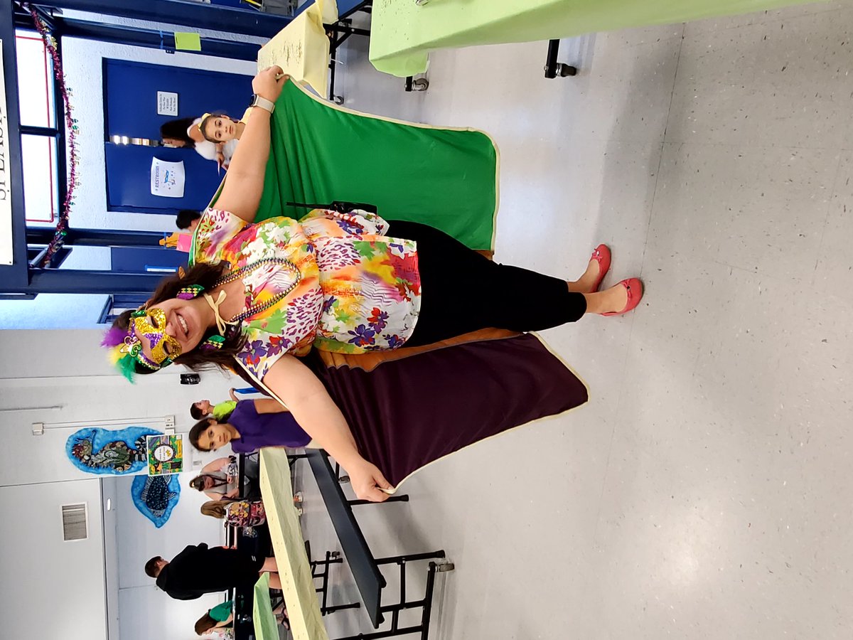 teacherelizabel's tweet photo. Had an amazing time at JD Floyd's Mardi Gras Math night...literally hundreds and hundreds of people were there to play with math!! #numeracyweek @HernandoSchools @HernandoCCTM @momentum79 @fsugirl0519 https://t.co/D7tgilqRXB