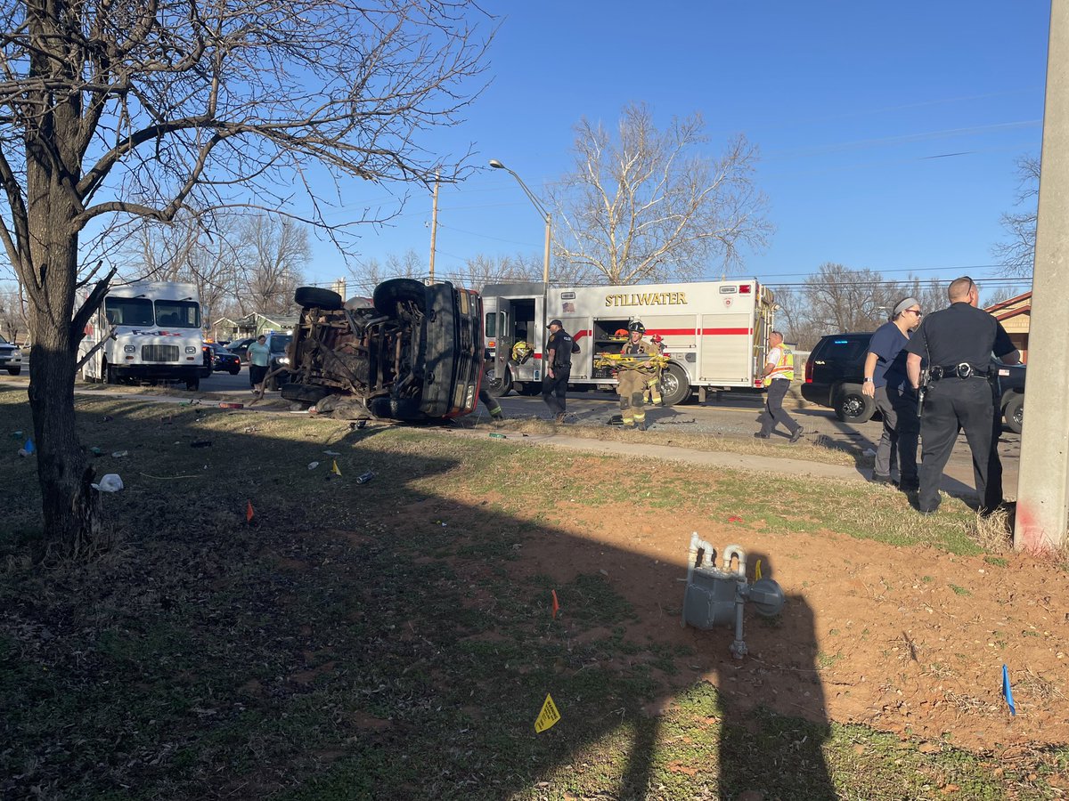 stillwater_fire's tweet photo. 🚨ALERT: SFD, Stillwater Police Department and LifeNet responded to a car accident on 19th and Perkins. This area of Perkins road is currently closed. Please avoid the area, if possible.
#SafeSWO #StwFire #SWO https://t.co/rTQ05SiXpO