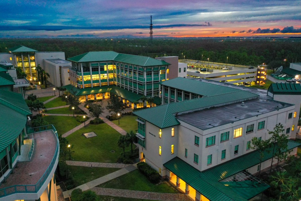 fgcu's tweet photo. Have a great night, #Eagles!😴 #FGCUsunset https://t.co/LQOeUDODcy