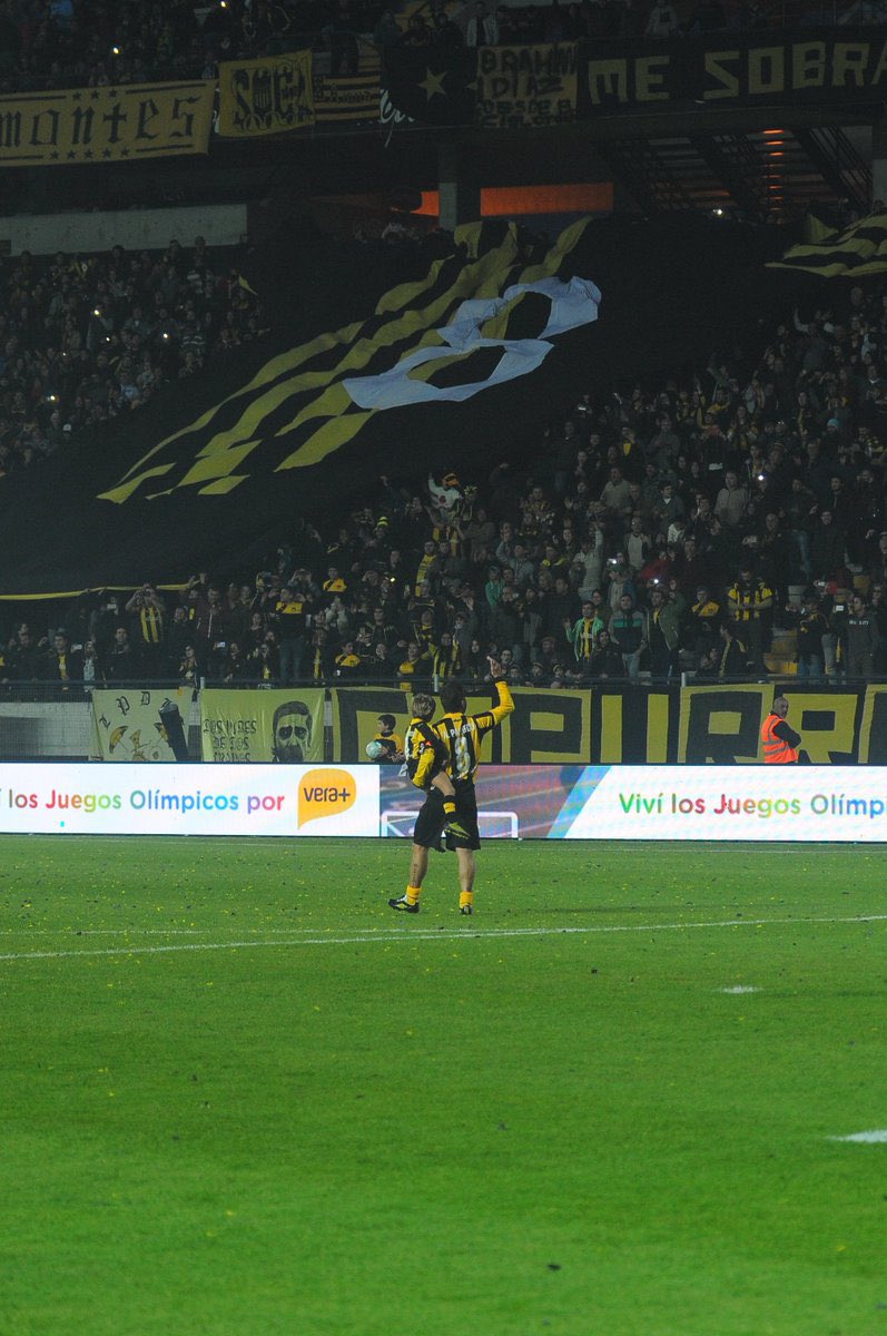 Últimamente está de moda pegarte, increíble pero cierto. 
No entro en debate, te voy a querer por el resto de mi vida. 

Quizás para los demás no es tanto, a mi personalmente me diste muchísimo. Ídolo eterno.