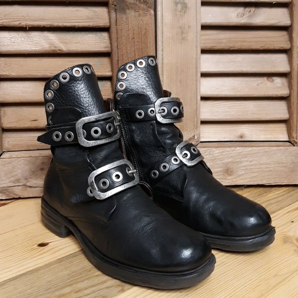 So good I had to share! Check out all the items I'm loving on <a href="/Poshmarkapp/">Poshmark</a> #poshmark #fashion #style #shopmycloset #mead #freeset #as98: posh.mk/vfIpmKACDxb