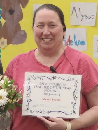 MadiganFCPS's tweet photo. Congratulations @sharistone_FCPS!
FCPS Quarterfinalist for Teacher of the Year! #soaringwithpride 🎉 https://t.co/2ndtQ4GMDc
