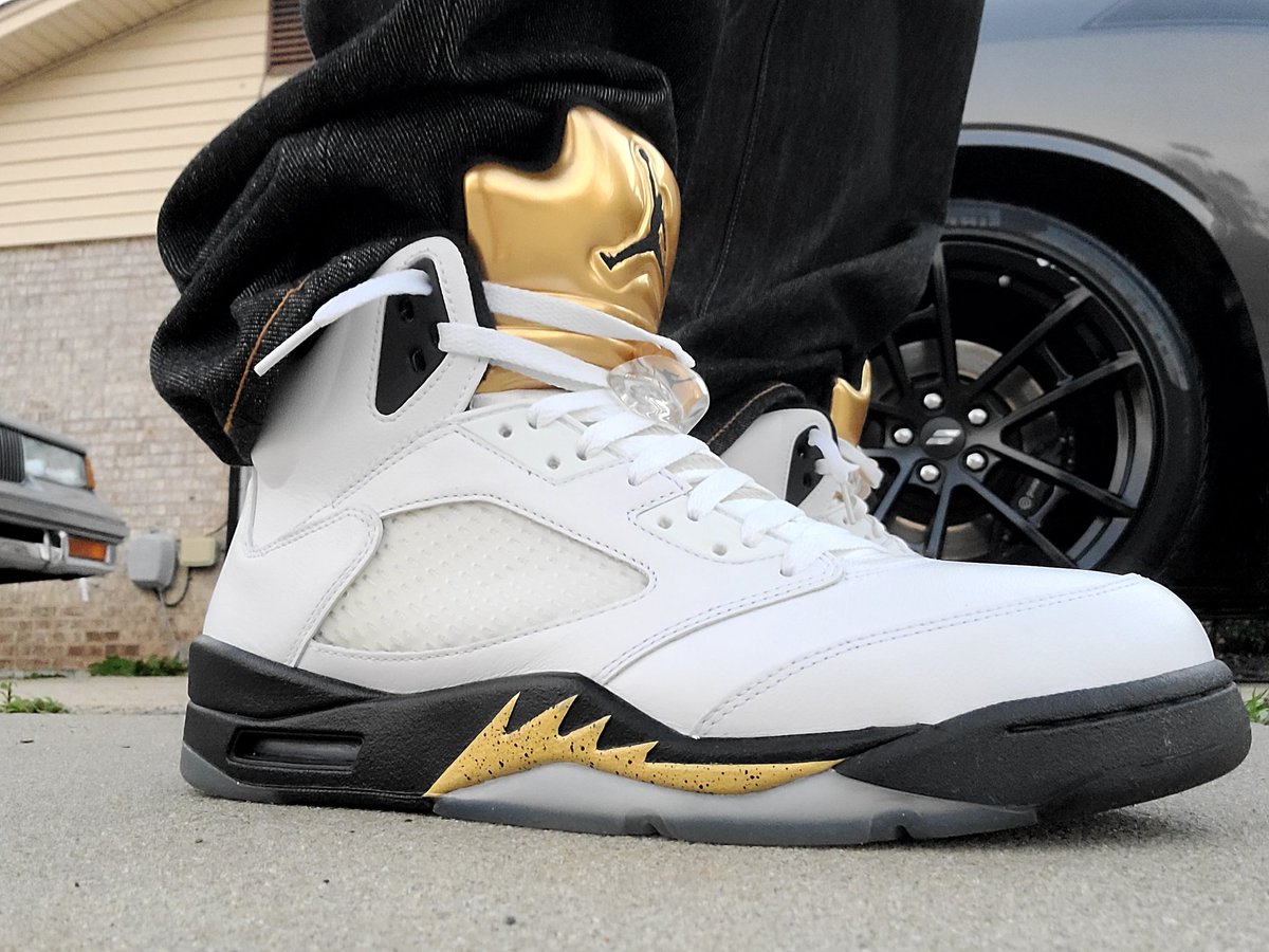 Sam_cash1's tweet photo. "Day 22 #BHMKOTD Da 'Golden Era' @JerLisa_Nicole Today I Decided I'd Come Wit Da' 2016 Jordan 5 'Olympic Gold' Kicks Are Dope & Sticks To Da Script 🔥🔥🔥!"
#MJ23 @Jumpman23
#SNKRS @Nike
#Kicks4Life
#SNKRHD #Dopekicks https://t.co/oVQIbYKUM0