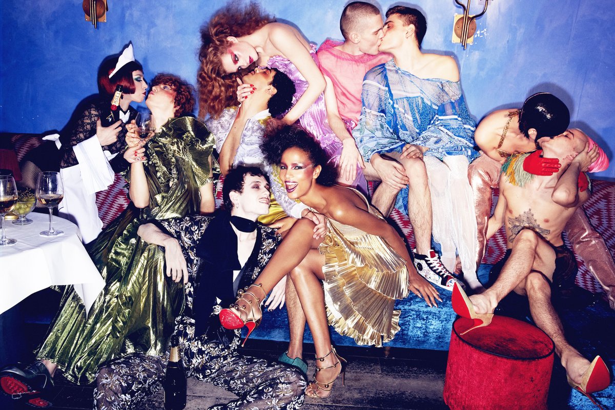 Join us at the Quantum Booth <a href="/nft_paris/">NFT Paris</a> on Friday, February 24th at 2:30pm for a champagne reception to celebrate the inaugural launch of Ellen Von Unwerth's (@ellenvunwerth) collection. 

We are thrilled to debut this stunning collection in Paris 🥂🇫🇷
🔗 quantum.art/collection/tin…