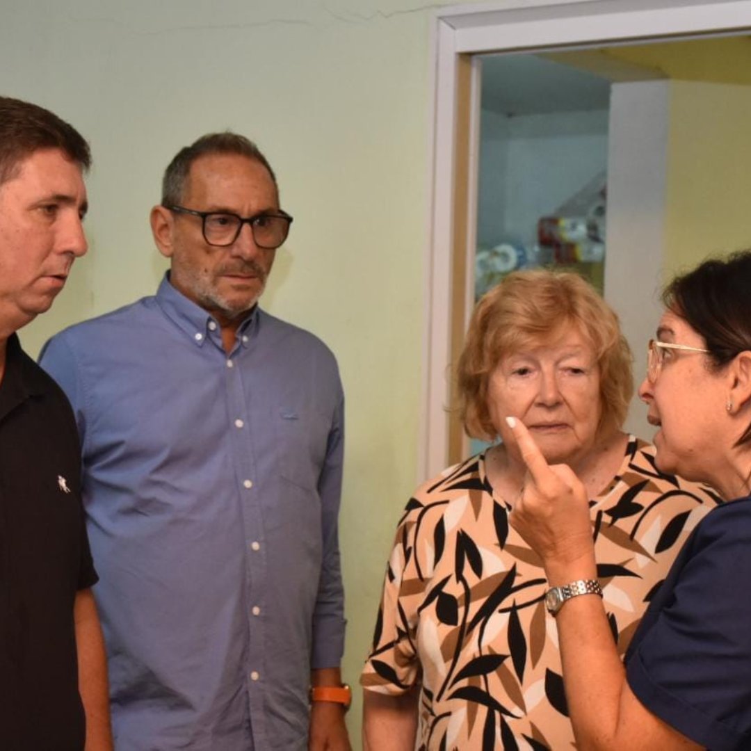 rubenpirola's tweet photo. En Esperanza, junto a Ana Meiners visité la Escuela 6403 "Ing. Carlos Gadda", el Colegio San José, y UcoES, para sumar de manera concreta a las actividades que llevan adelante desde cada institución cumpliendo con su vocación de hacer por los demás. https://t.co/gkqnnzs85m