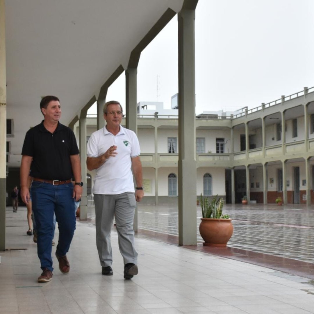 rubenpirola's tweet photo. En Esperanza, junto a Ana Meiners visité la Escuela 6403 "Ing. Carlos Gadda", el Colegio San José, y UcoES, para sumar de manera concreta a las actividades que llevan adelante desde cada institución cumpliendo con su vocación de hacer por los demás. https://t.co/gkqnnzs85m