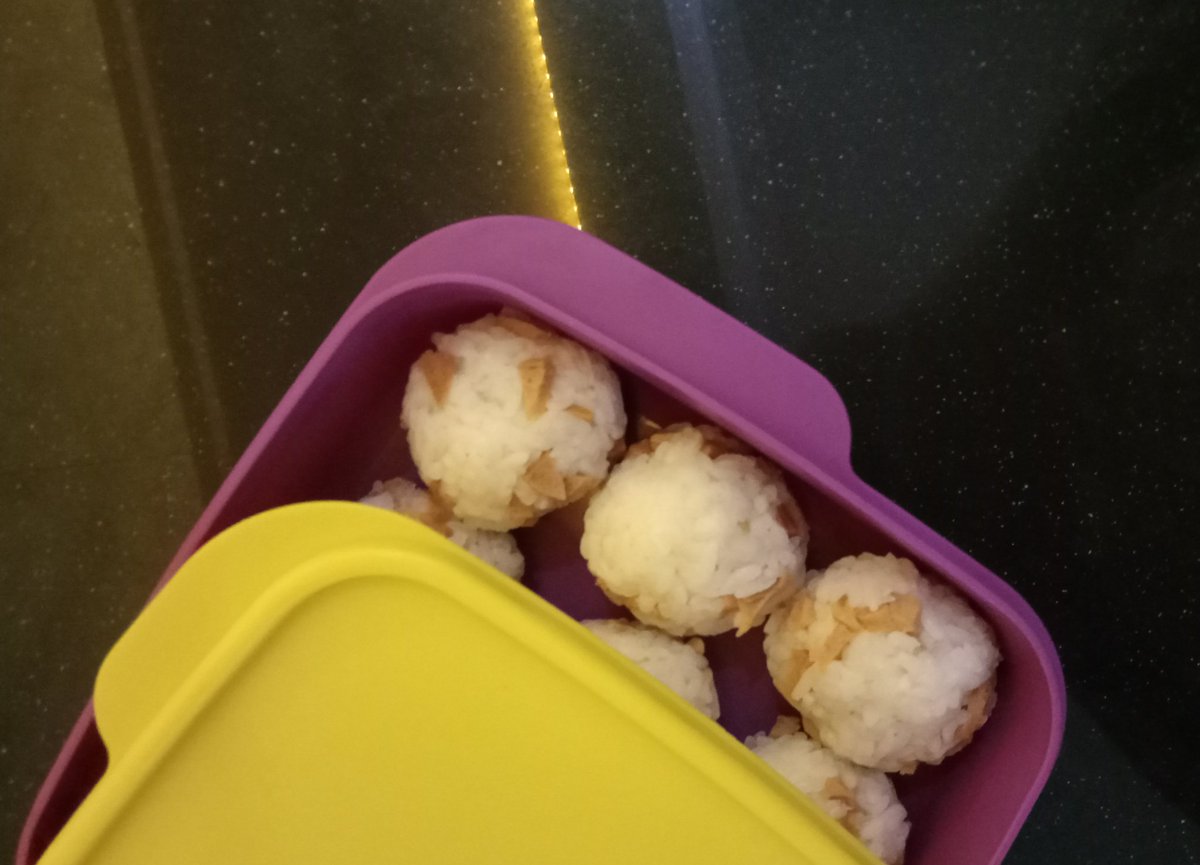 izzyllovers's tweet image. good morning, jangan lupa sarapan ya!!