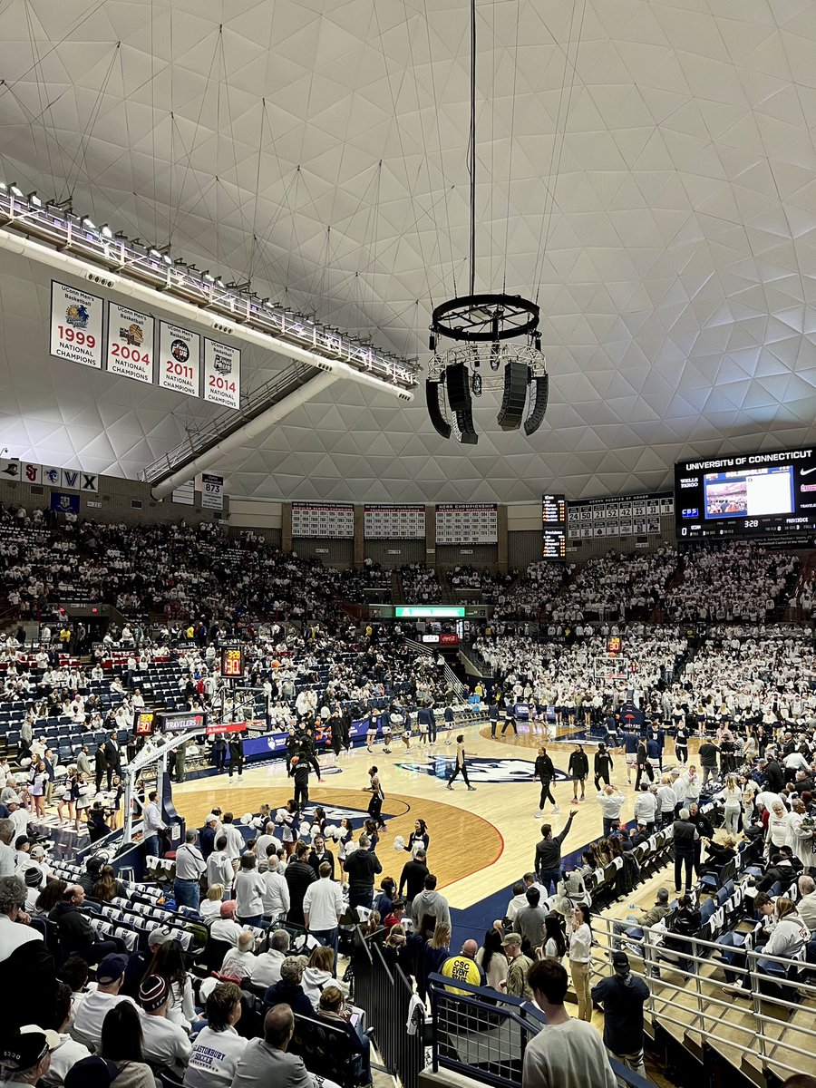 Cindy1BZ's tweet photo. White out game! Let’s goooo! #bleedblue https://t.co/6LIJzV2Oxc