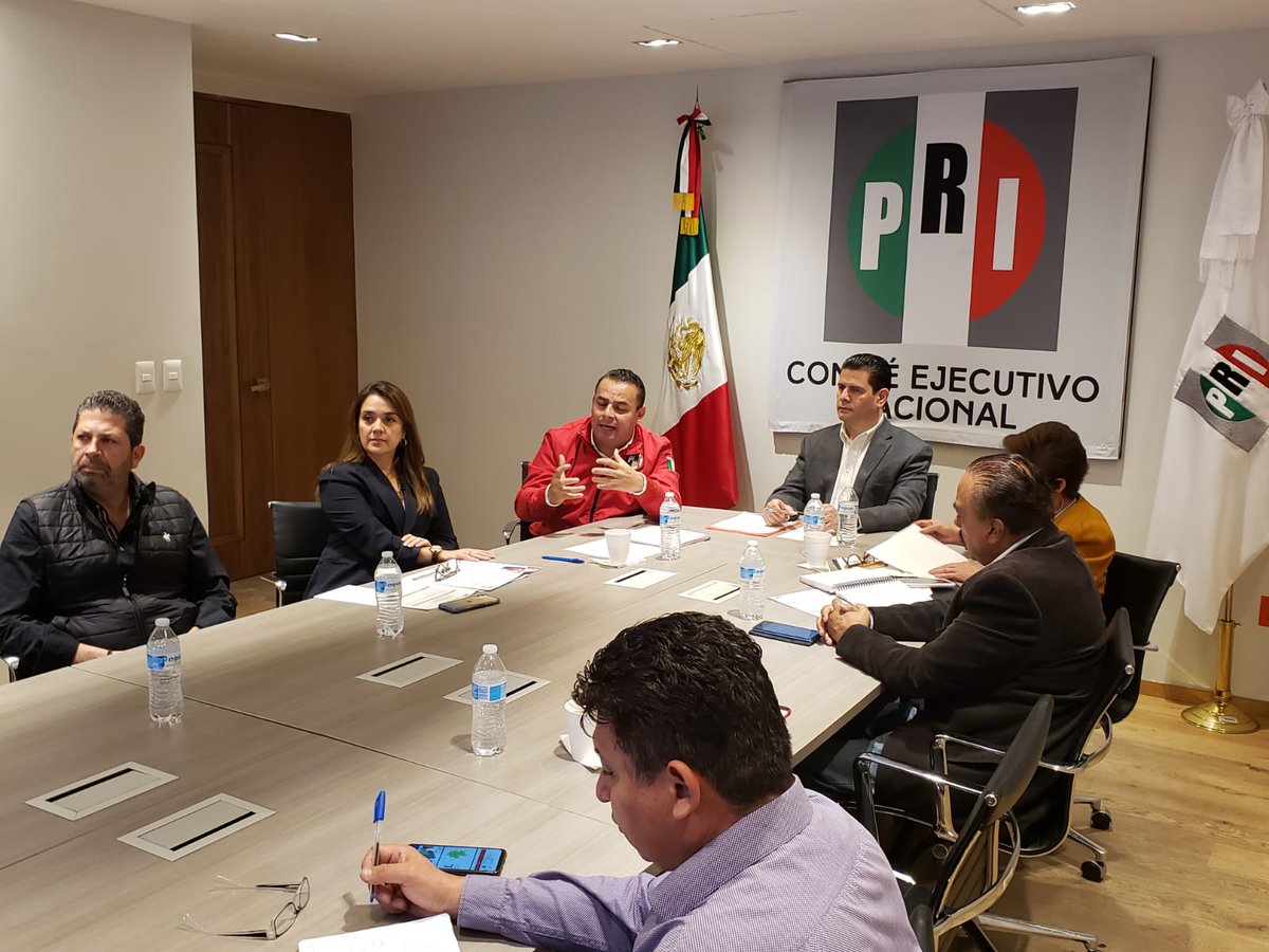 Erubiel_Alonso_'s tweet photo. Participe en la reunión de Delegados del @PRI_Nacional, que organiza la Secretaría de Operación Política del CEN, que encabeza el Secretario @miguelalonsogob, seguimos construyendo la ruta de trabajo hacia la victoria. #Revolucionarios #FuerzaPRI2023 🔴🇲🇽👌🏼#ElMomentoEsAhora https://t.co/6HZkg9IBPu