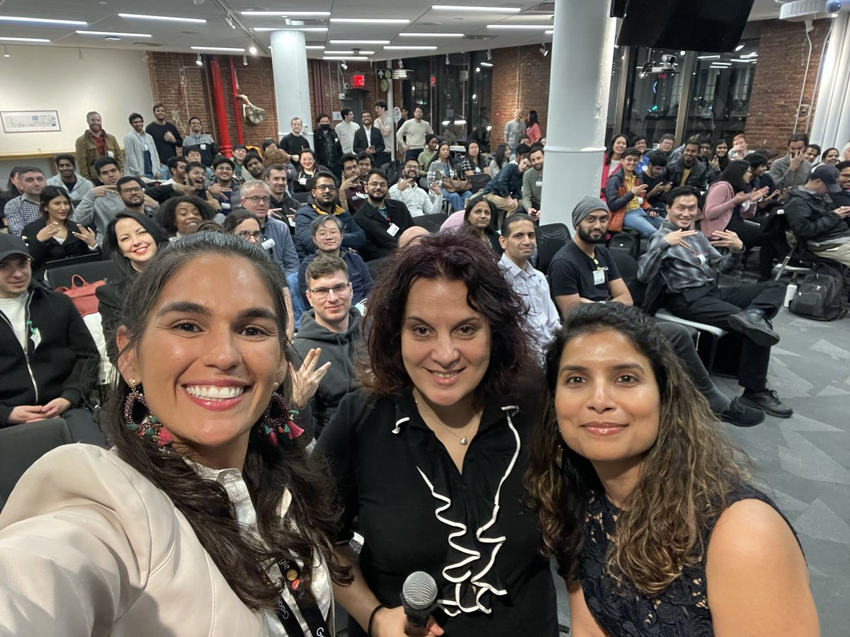 bycarolinac's tweet photo. East coast represent! 🙌🏼 @gdg_nyc meetup tonight on Machine Learning @Google 🤖 

#gdgAI @googledevgroups @GoogleDevsNA https://t.co/JOG5CZPlxF