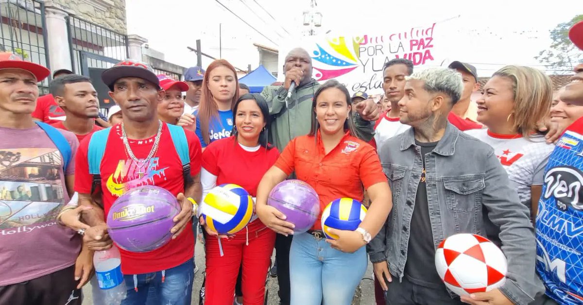 vargas_mimou's tweet photo. Toda la juventud está llamada a construir una nueva cultura de paz que rompa con los flagelos vinculados con la violencia y sus formas de manifestación en nuestra sociedad. 
#RetornoFeliz @NicolasMaduro @HectoRodriguez https://t.co/bzjfxkaV0K