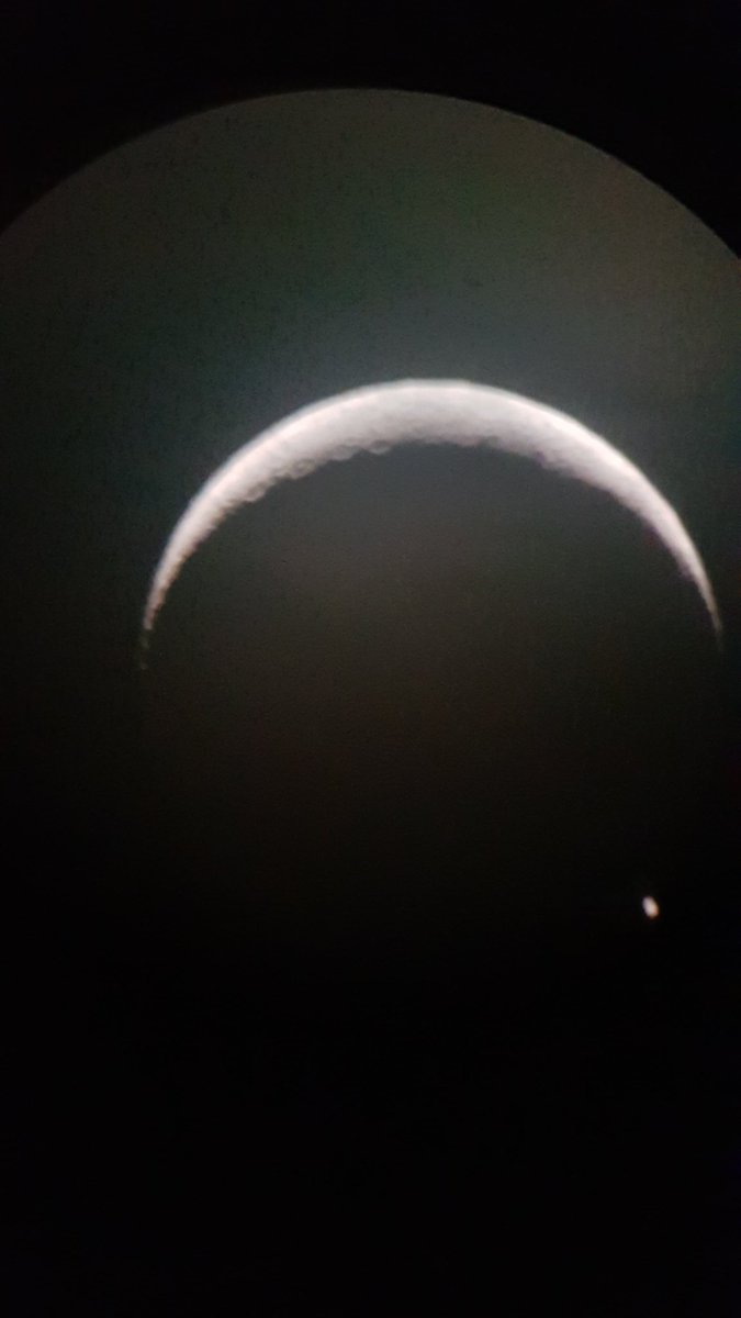 gbalseir's tweet photo. @ceretta_alberto @SilviaBarzi @VueltaUniverso Lo mejor que pude... con un AstroF1 Celestron y celular... en una se ven dos satélites galileanos...Luego de Júpiter los vi ocultarse en la Luna https://t.co/Hvf5ridYoN